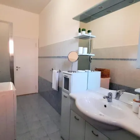 Accomodo Mit12 Trivano Linate Апартаменты *